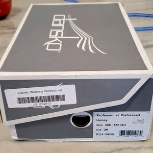 Dansko size 39. Color distressed honey